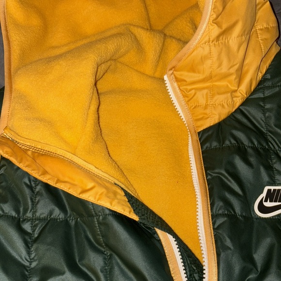 Men’s size S. Perfect condition. Worn once. Make an offer. - Picture 4 of 4